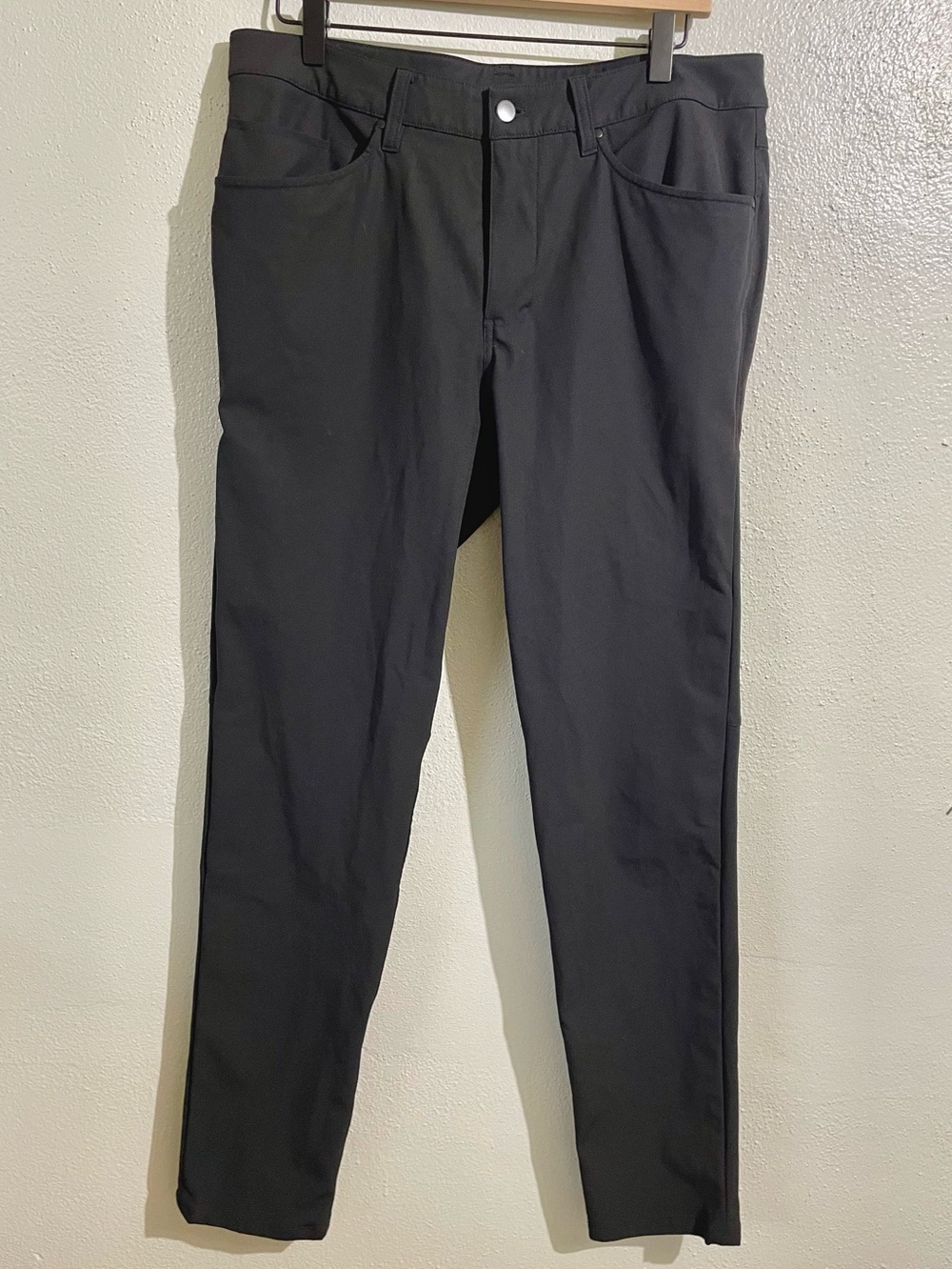 Lululemon ABC 5 Pocket Pant Slim Fit Black Warpstreme Travel Stretch Sz 33 Mens